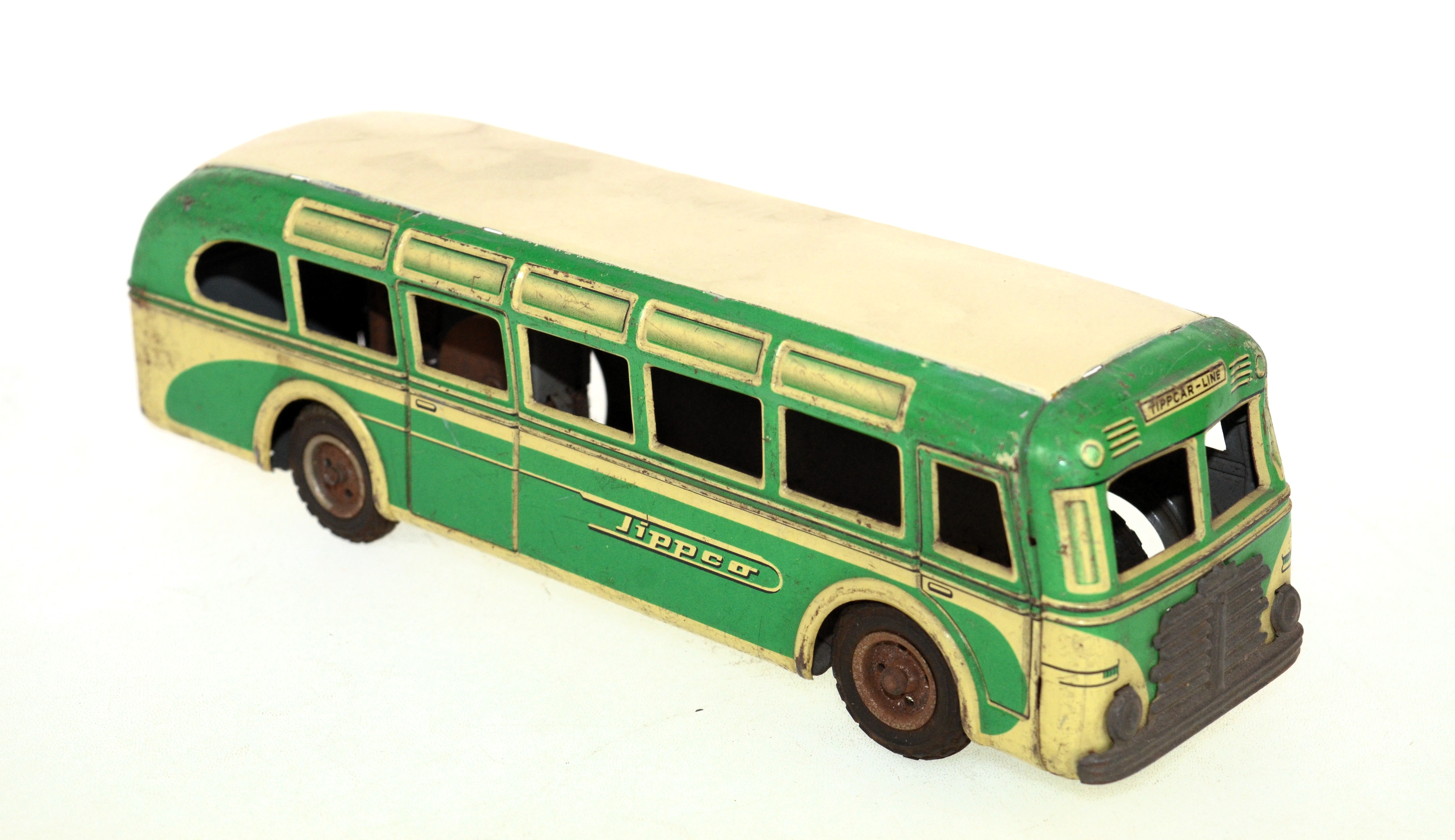 bus en tôle