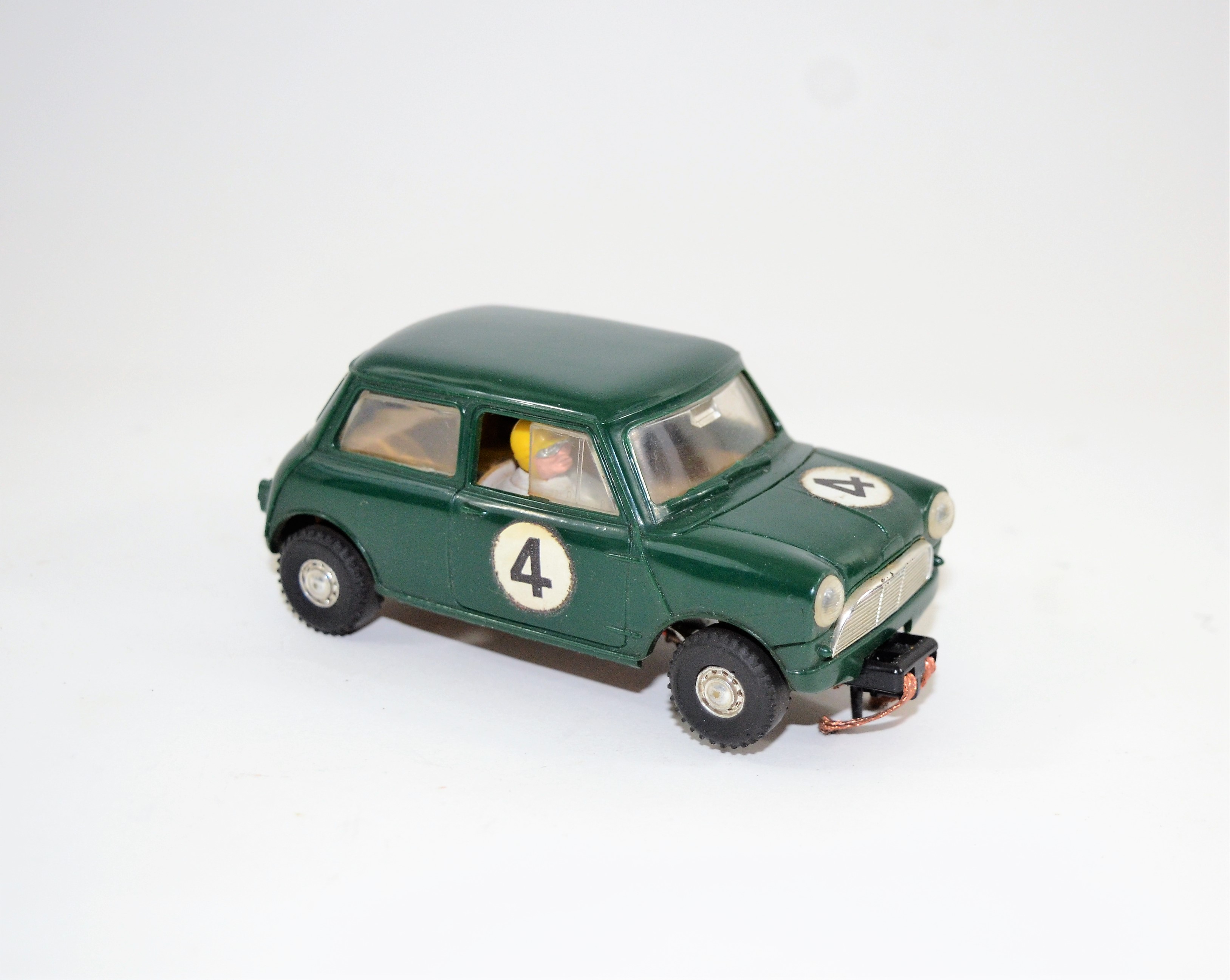 SCALEXTRIC: Austin Mini Cooper C 76, rare modèle des années 60